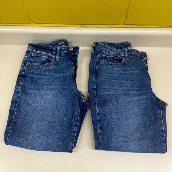 Women's Jeans Old Navy Size 8 Petite Lot of 2 Included - Picture 1 of 6